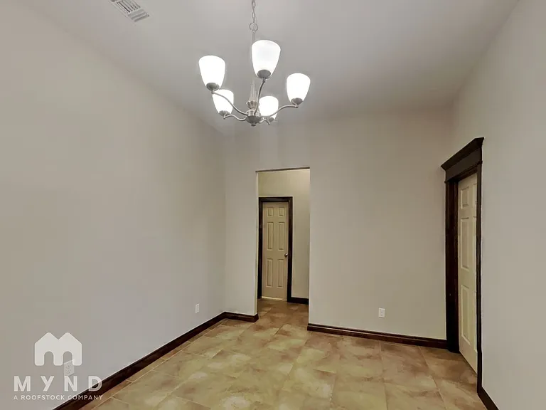1114 Merlin Dr — Photo 5