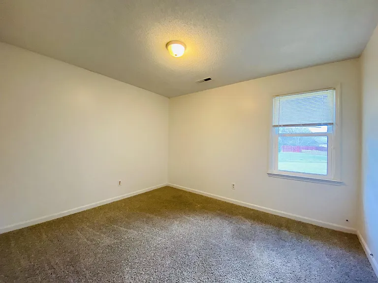 212 S Elton Cir — Photo 6