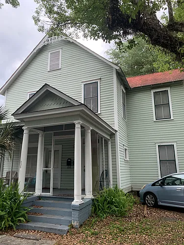 238 SW 2nd Pl #B Photo 1