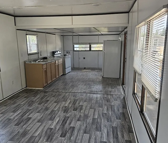 475 E Robins St #18 — Photo 6