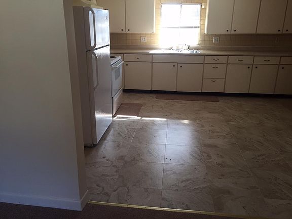 2nd image of 484 Victory Hwy APT 4