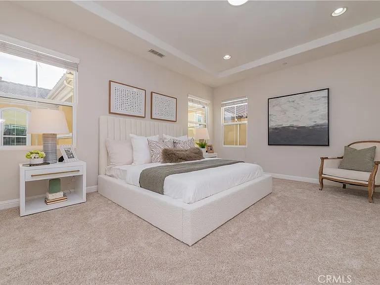 48 Mariposa — Photo 12