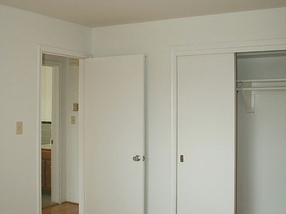 2nd image of 3287 Albert Ave
