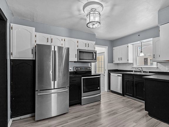 3rd image of 1516 Rugby St