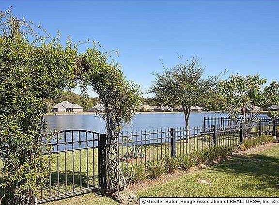 3rd image of 12453 Timberwood Dr