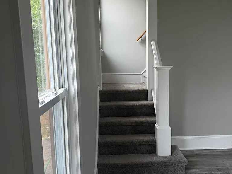 217 Abbey Ln — Photo 4