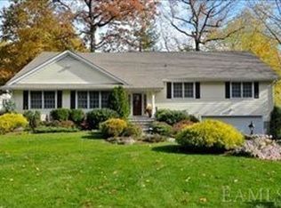 121 Kingsbury Rd, New Rochelle, NY 10804