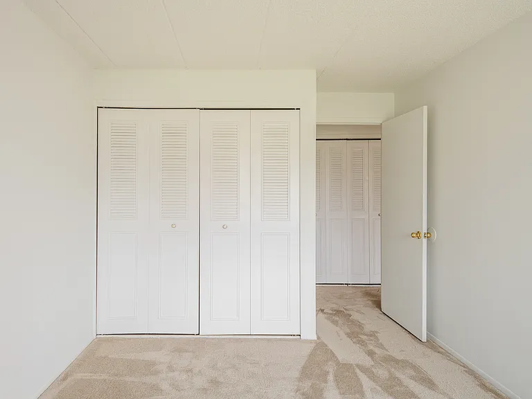Riverside Village Apartments — Photo 54