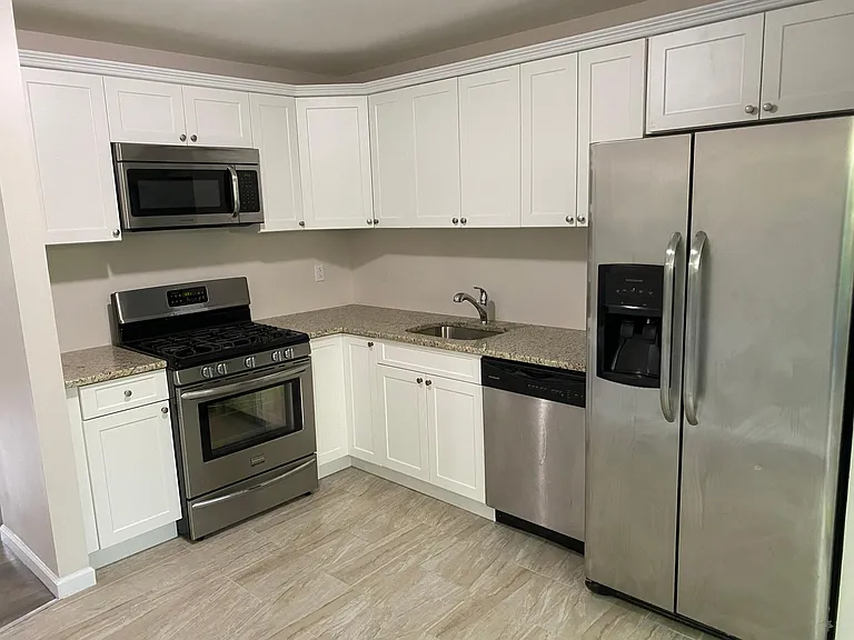 36 Renaissance Ln — Photo 9