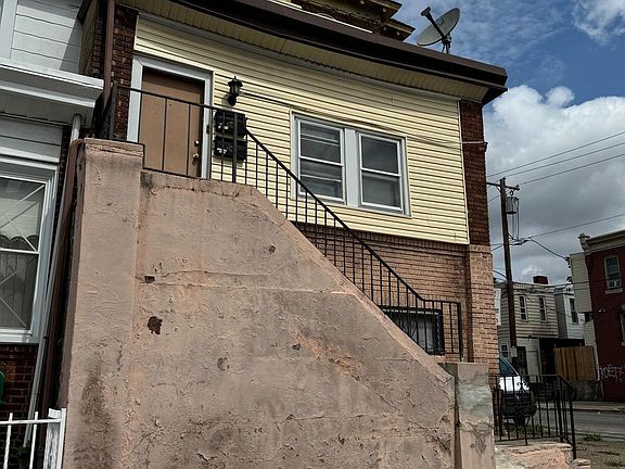 2nd image of 5901 Belmar Ter