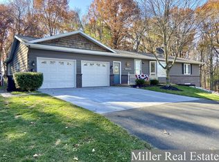 9465 Spring Creek Ct, Middleville, MI 49333