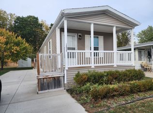14437 Berkshire Dr N #606, Utica, MI 48315