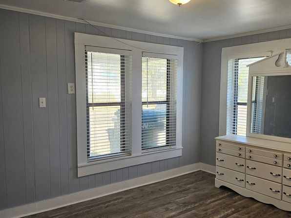 105 W Larkin I Smith Dr