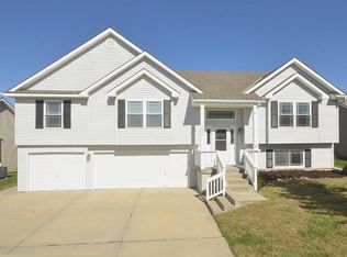 12905 Ridgeview Dr, Platte City, MO 64079