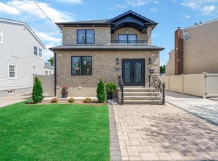 918 N 6th St, New Hyde Park, NY 11040