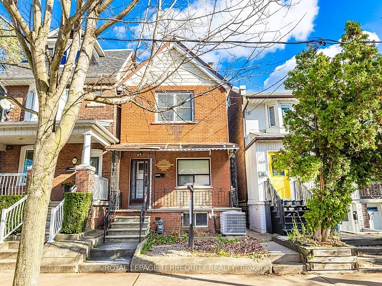 171 Christie St #TOP FLOOR — Photo 1
