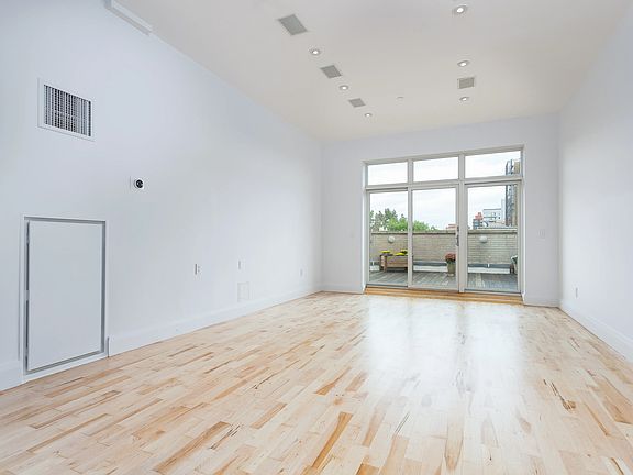 5th image of 675 Sackett St APT 402