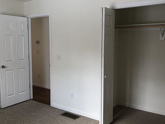 5th image of 10 Parkview Ln