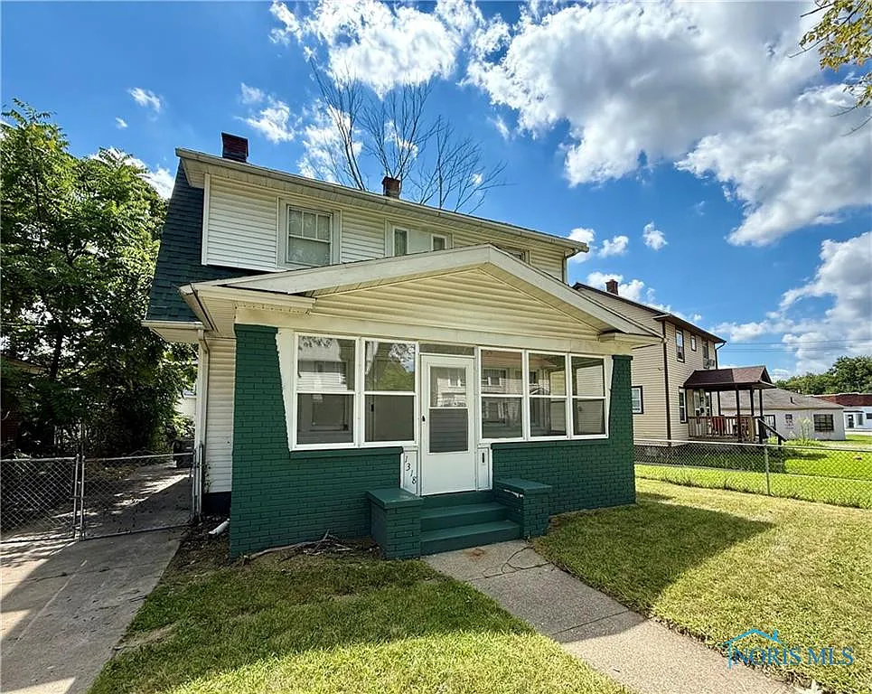1318 Addington Rd photo 1