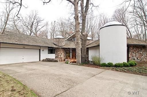 1st image of 320 Deerpath Dr