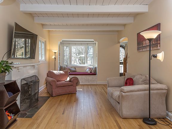 3rd image of 183 E Devonia Ave
