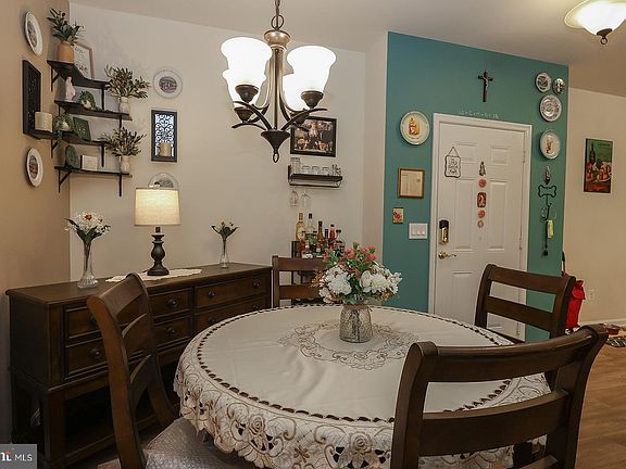 4th image of 23520 F D R Blvd Unit 204