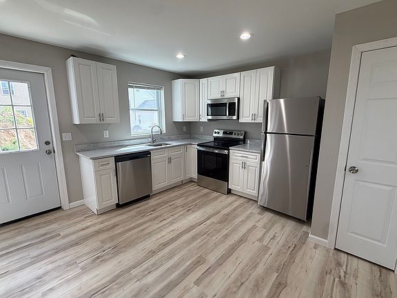 2nd image of 102 Church St #102A