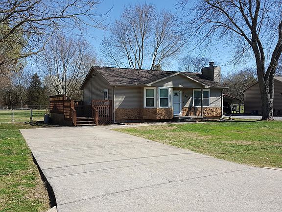 3rd image of 304 E Sagefield Dr