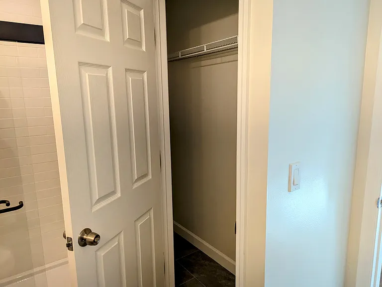 Closet in ensuite Bathroom