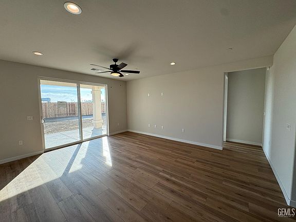 3rd image of 11107 Alcazar Ave