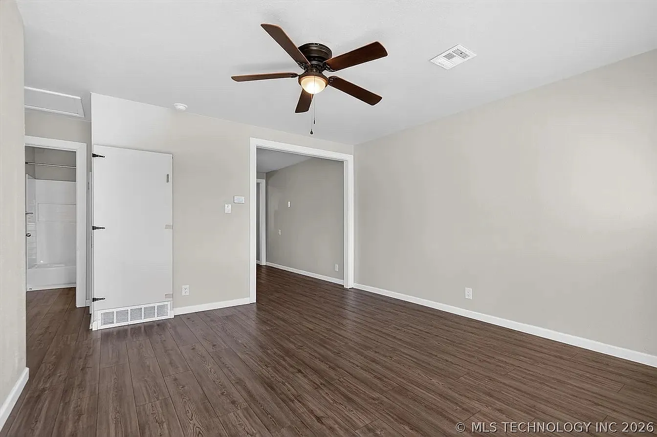 2 bed, 650 sqft, $1,045 — Photo 2
