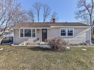 226 Ensenada Dr, Carpentersville, IL 60110