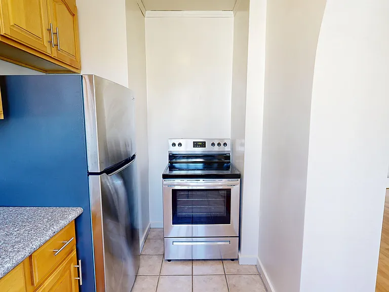 1425 Taylor Street — Photo 6
