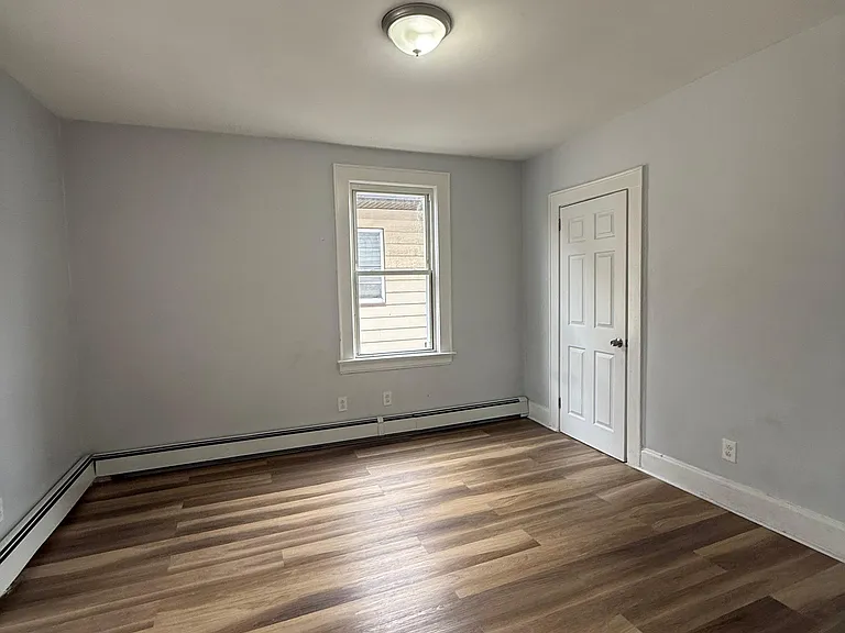 898 S 20th St #2F — Photo 9