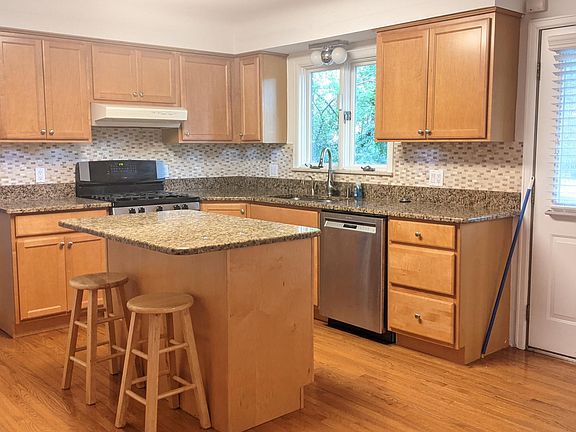 4th image of 5838 Dunmore Dr