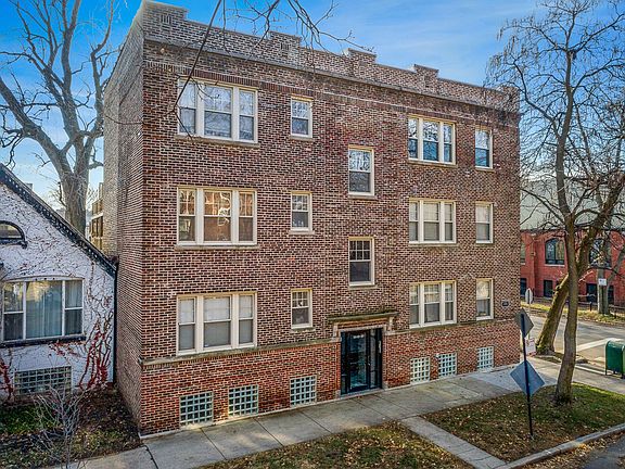 2nd image of 1849 W Cornelia Ave #3451-2