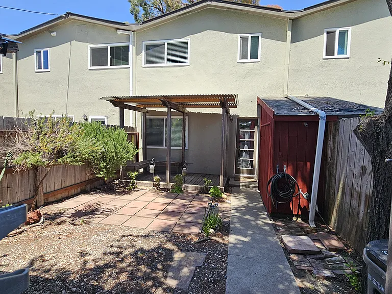 1239 Southwood Dr — Photo 18