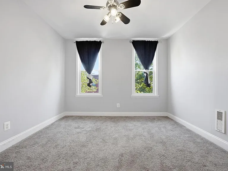 122 N Ellwood Ave — Photo 19
