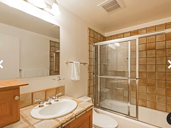 4th image of 1482 Empire Ave #411