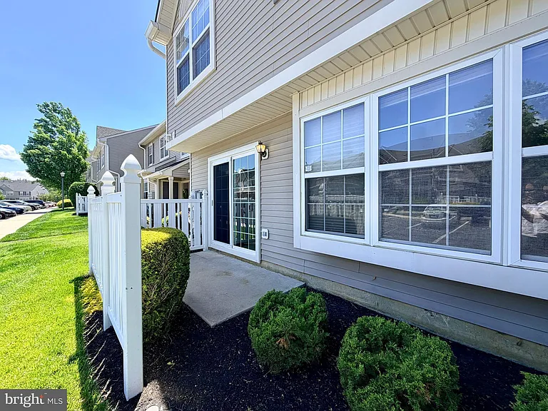 5504 Essex Ln — Photo 25