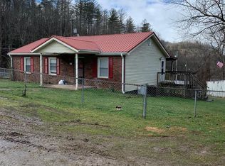 31 Violet Ln, Mayking, KY 41837