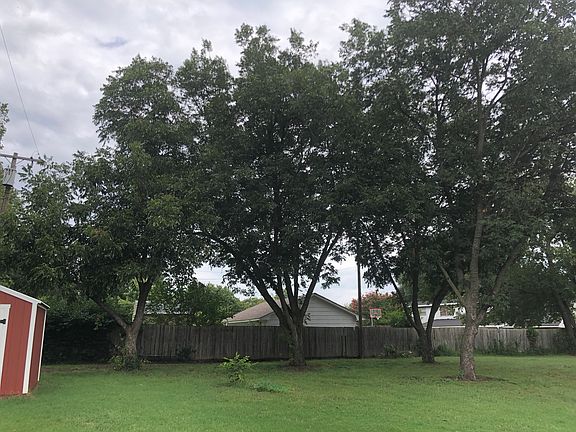 4th image of 1223 Benson Dr