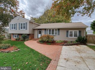 9523 Ashbourn Dr, Burke, VA 22015