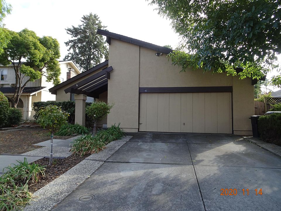 1st image of 142 Sweetberry Ct