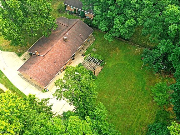 4th image of 750 Blueberry Hill Dr