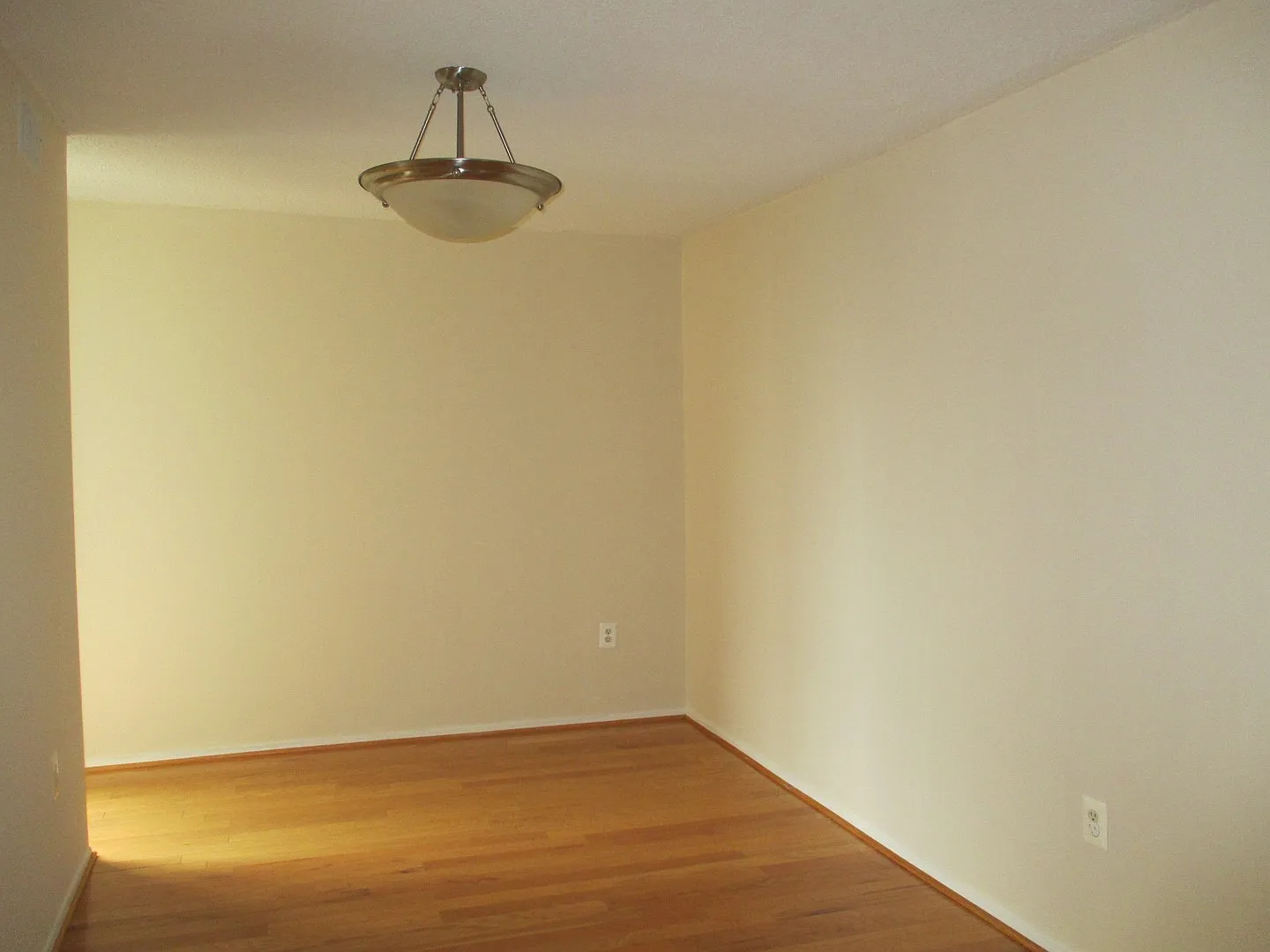 Two Bed/Two Bath Condo in Arlington - Four Mile — Photo 3