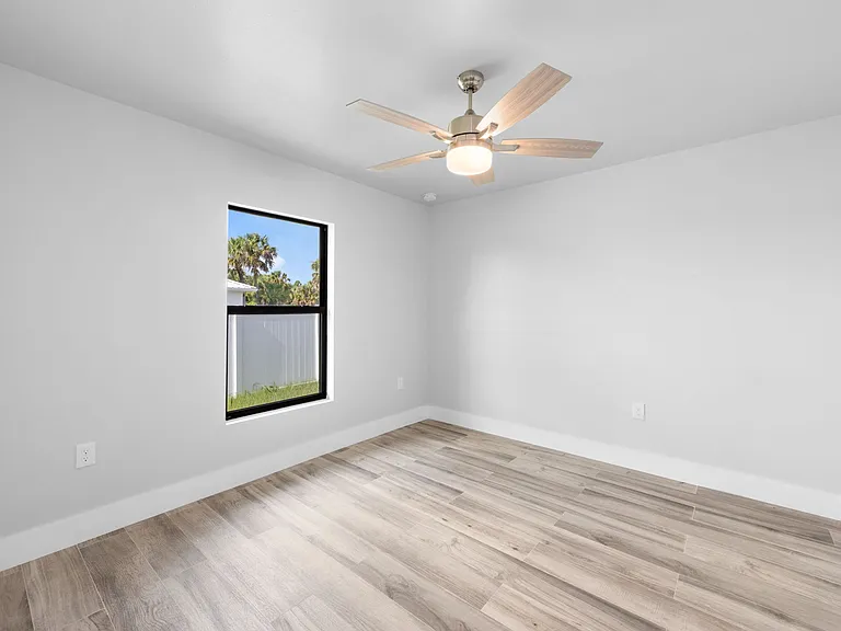 6151 Hershey Ave — Photo 25