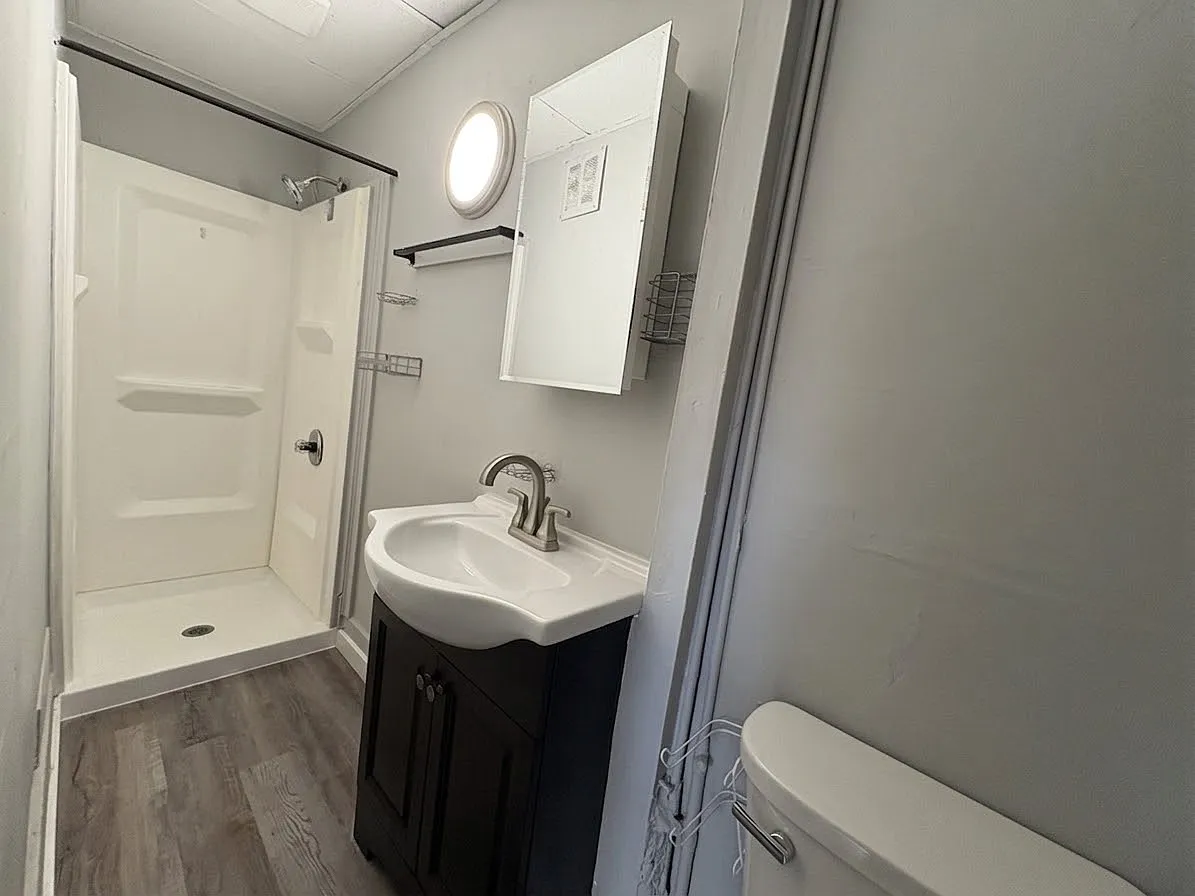 2 bed, 450 sqft, $1,695 — Photo 3