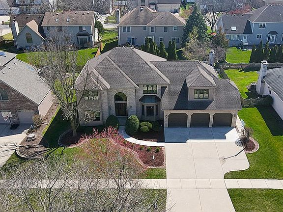 2nd image of 1000 Rosewood Ave
