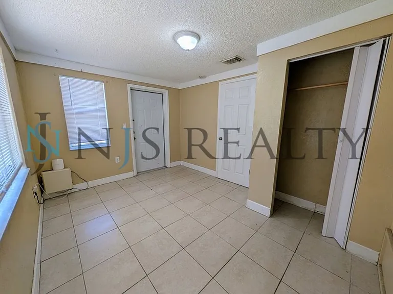 3034 Roxbury Dr — Photo 14